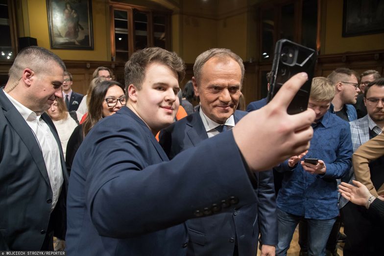 Donald Tusk i m?odzi o j?zyku debaty publicznej w Polsce
13.01.2023 Gdansk Ratusz Staromiejski Spotkanie Przewodniczacego Platformy Obywatelskiej Donalda Tuska z mlodymi na temat Jezyk debaty publicznej w Polsce
Fot. Wojciech Strozyk/REPORTER
N/z: Donald Tusk
Wojciech Strozyk/REPORTER