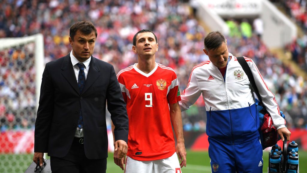 Getty Images / Matthias Hangst /  Ałan Dzagojew musiał opuścić boisko podczas meczu otwarcia już w 23. minucie