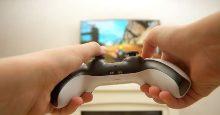 Kto powinien zdecydować się na zakup konsoli PlayStation 5 i kontrolera DualSense?