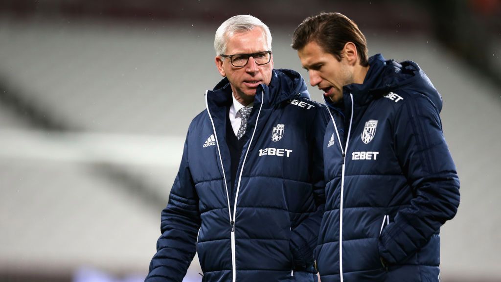 Getty Images / Steve Bardens / Alan Pardew (z lewej), Grzegorz Krychowiak (z prawej)