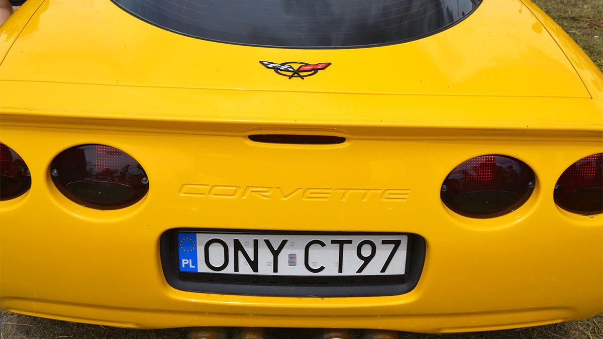 Chevrolet Corvette pięknie się prezentował w "kanarkowym" kolorze