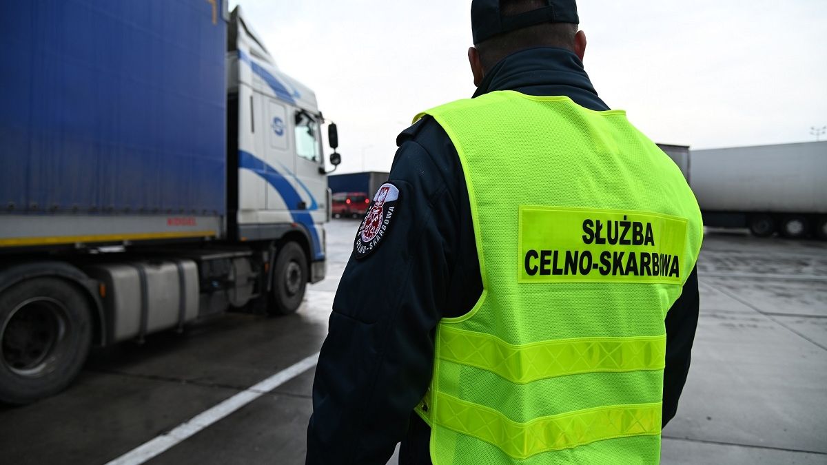Funkcjonariusz Służby Celno-Skarbowej