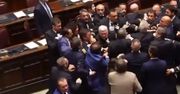 Bójka we włoskim parlamencie. Trwa analiza nagrań