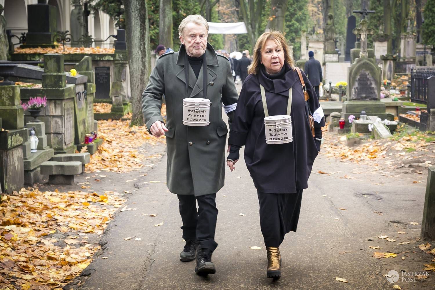 Daniel Olbrychski i Krystyna Demska - Olbrychska - Kwestna na Powązkach
