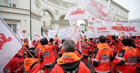 Służba zdrowia w Polsce. Związkowcy wzywają do zerwania z plagą umów śmieciowych