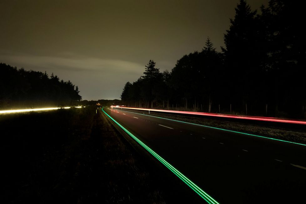 Zazdroszczę holenderskim kierowcom: świecąca autostrada to doskonały pomysł