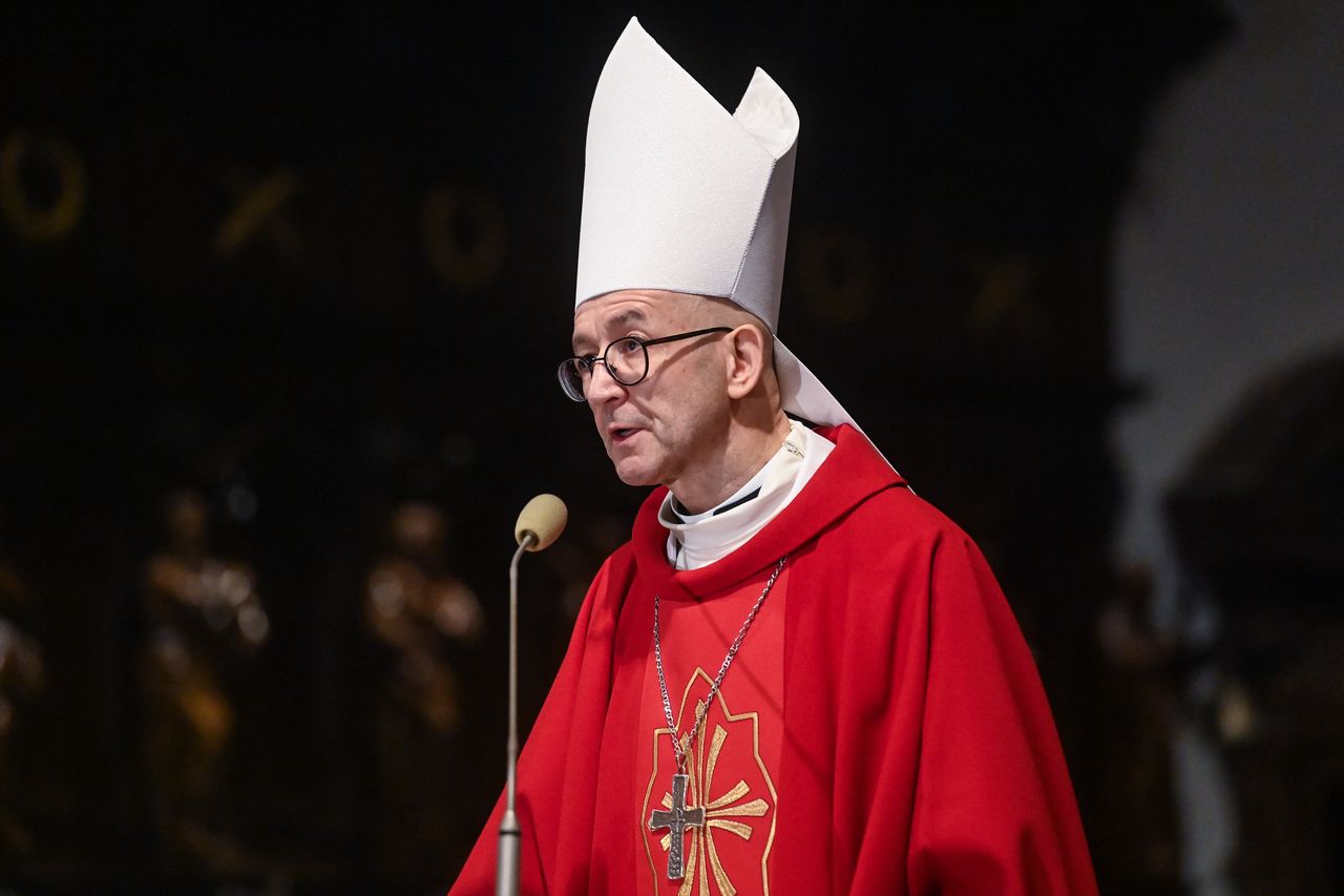 Kontrowersje wokół lekcji religii w szkołach. Abp Galbas mówi o "ludzkiej przyzwoitości"