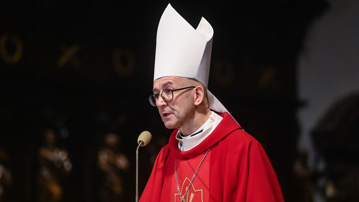 Adrian Galbas
Piotr Nowak
28 28., archikatedra, droga krzy�owa, katedra, Triduum Paschalne, warszawa  warszawie, wielkanoc, wielki pi�tek, Wielki Tydzie�