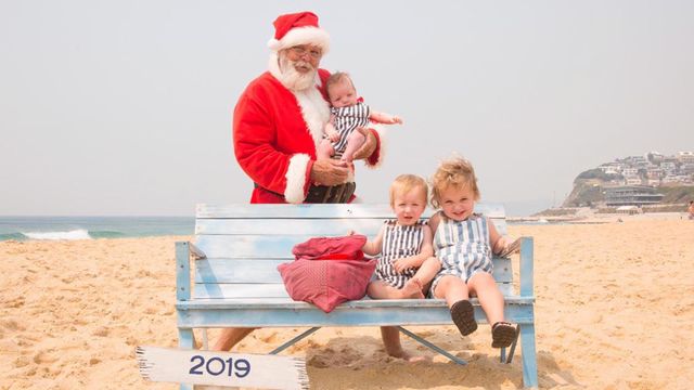 Nie uwierzysz, jak tam spędzają święta. Z Mikołajem na plaży!