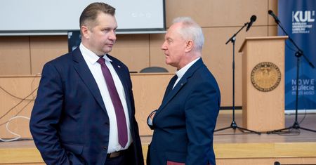 Będą uczyć medycyny na katolickiej uczelni. Tłumy chętnych