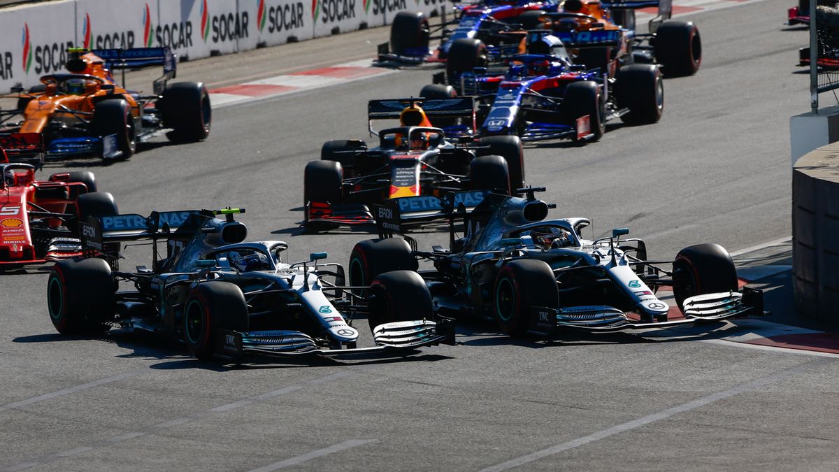 Materiały prasowe / Mercedes / Na zdjęciu: Mercedes na czele wyścigu F1