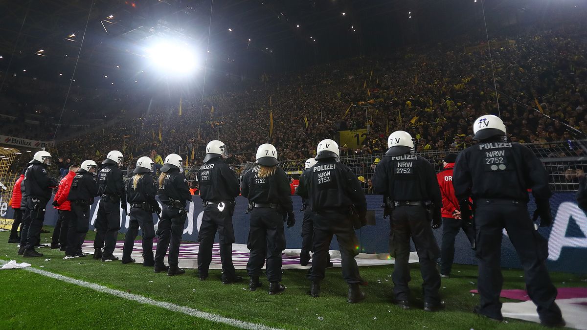 Zdjęcie okładkowe artykułu: Getty Images / Alex Grimm / Staff / Policja