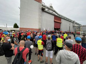 Strajk w fabryce Paroc Polska zakończony? "Decyduje się właśnie to, czy zakład ruszy"