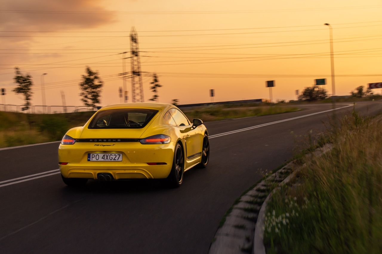 Porsche 718 Cayman T