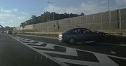 Audi odbijało się od barierek. Dramatyczne nagranie z autostrady A4