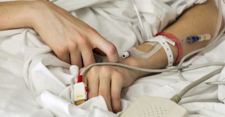 Gorączka po wakacjach okazała się dengą. Dwa przypadki w krakowskim szpitalu
