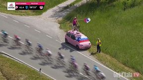 Kibicowanie z dachu samochodu... na rowerze. Te obrazki to prawdziwy hit!