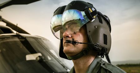 Założyli pilotom "oczy ważki". Ich przeciwnicy zginą w nierównej walce