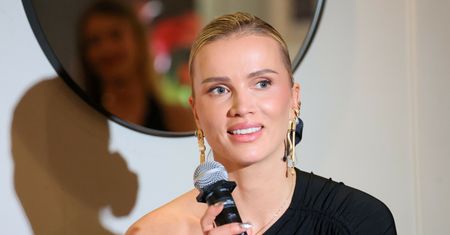 Nie jeden, a trzy paski. Maffashion cała na czarno pozowała na evencie