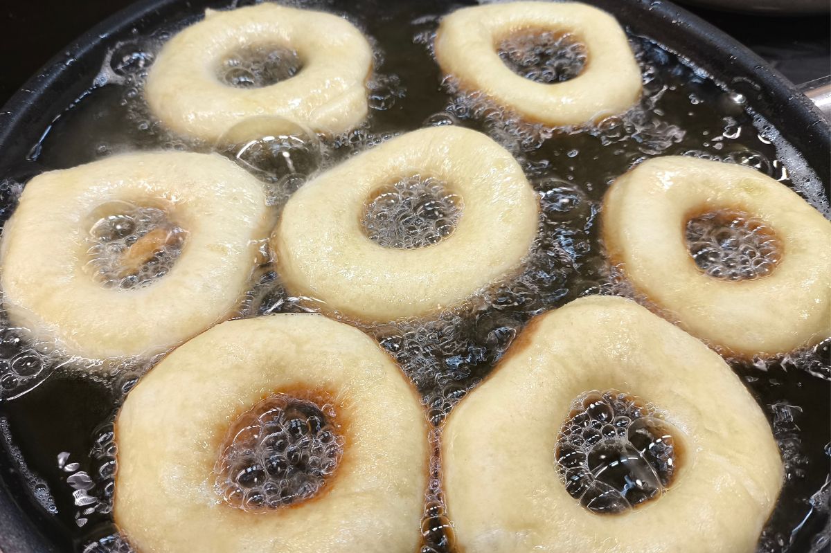 Doughnut masterclass: Secret ingredient for perfect frying