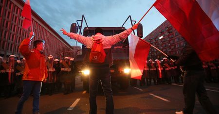 Marsz Niepodległości w Warszawie. 22 osoby ranne, 176 aresztowanych