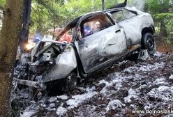 Jelenia Góra. Pijany kierowca potrącił pieszych. Jego auto stanęło w płomieniach