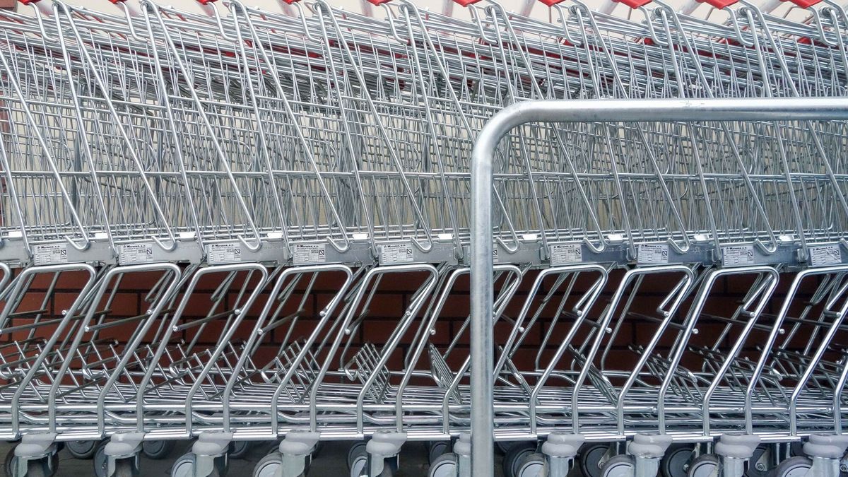 Sklepy przestają już być placówkami pocztowymi. To efekt uszczelnienia zakazu handlu 