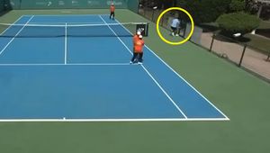 "Nie jest tu bezpiecznie". Musieli uciekać z kortu po ataku drona