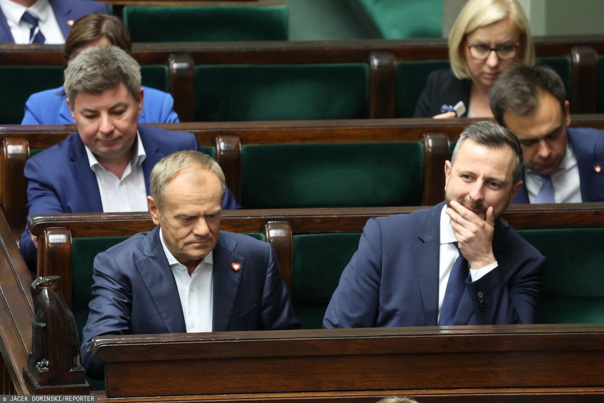 sondaż, sejm, polityka, wybory Jedna partia wyraźnie dołuje. Tusk może się cieszyć? Mamy nowy sondaż