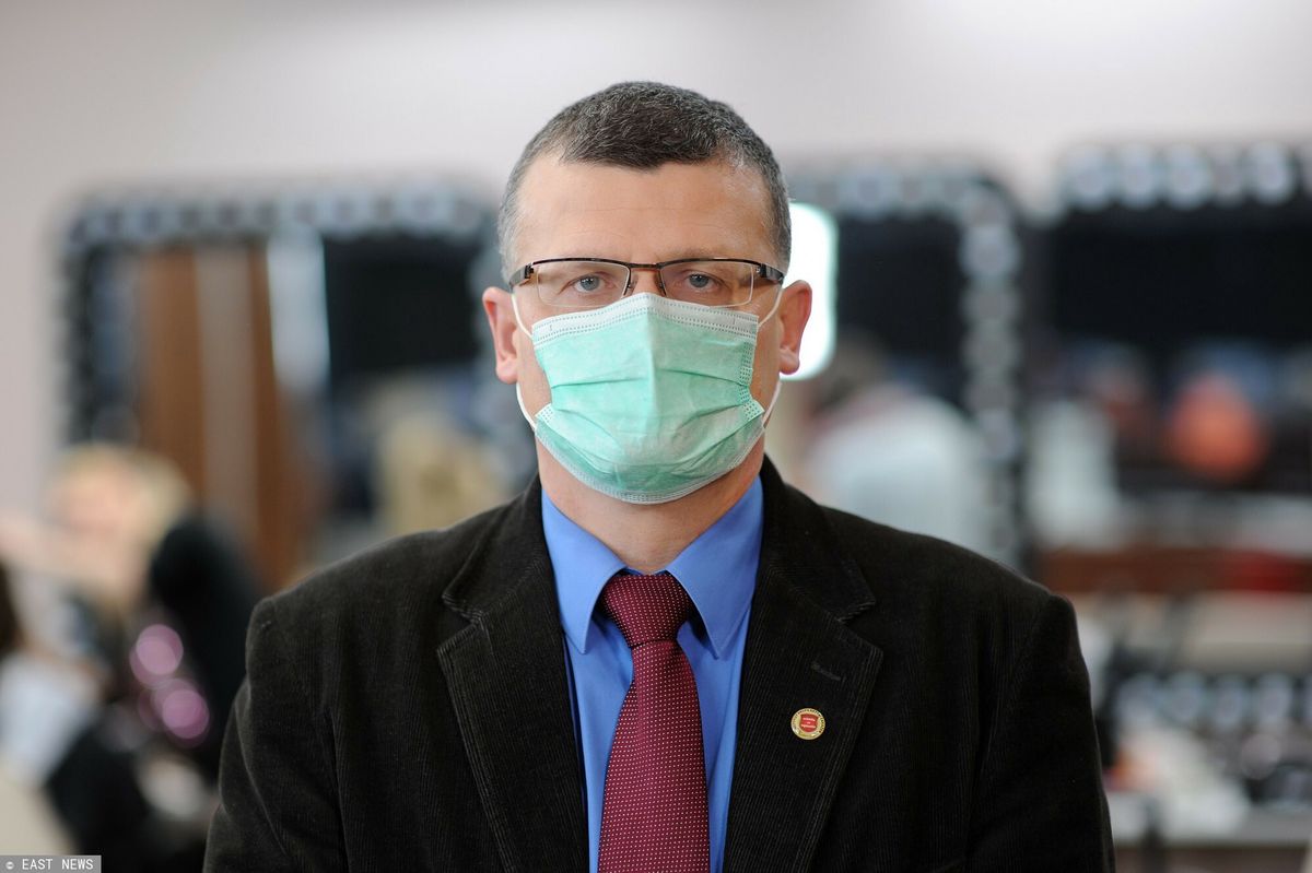Dr Paweł Grzesiowski ma mieszane uczucia co do medialnego szumu wokół pierwszych szczepień