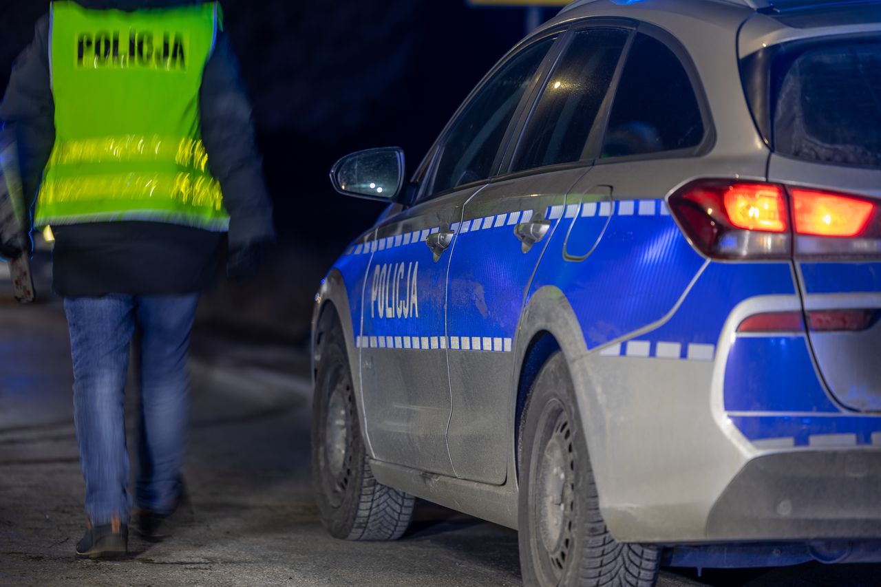 Zatrzymanie podczas kontroli drogowej w Ożarowie. 46-latek trafił do aresztu