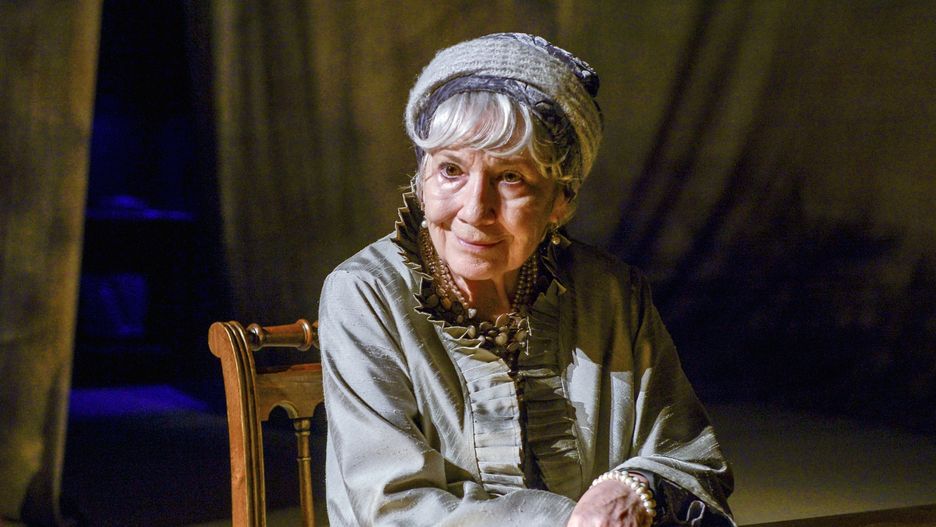 Emilia Krakowska nadal jest aktywna zawodowo.