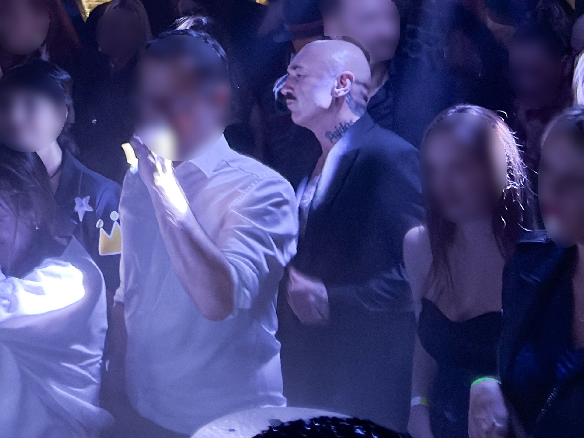 Patryk Vega imprezuje z żoną