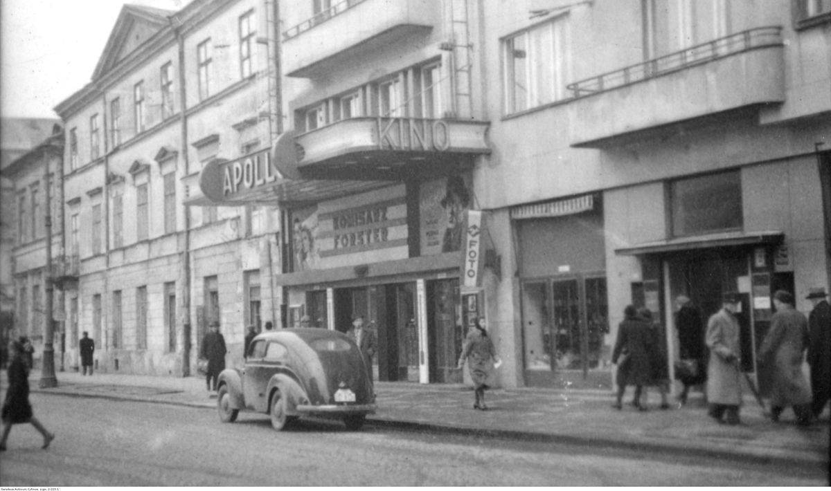 Kino Apollo w Warszawie, lata 40.