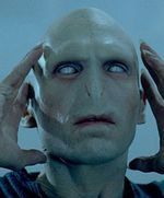 Sztuczny nos i zęby lorda Voldemorta