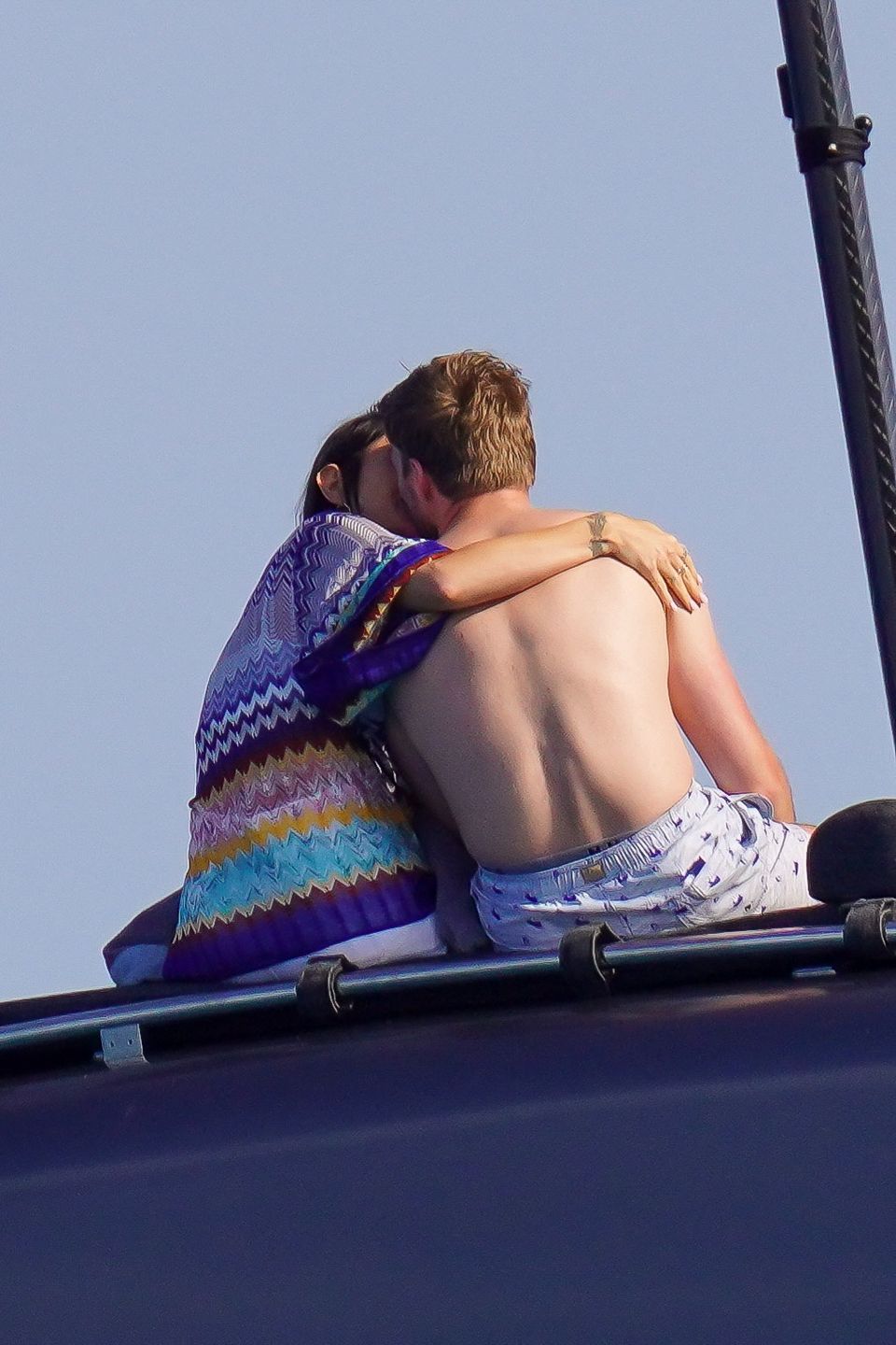 Max Verstappen relaksuje się na jachcie w Saint-Tropez. Towarzyszyła mu starsza o 9 lat ukochana