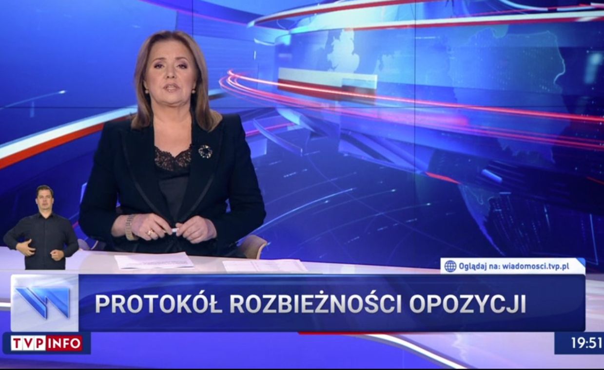 "Wiadomości" skupiają się nadal na opozycji.