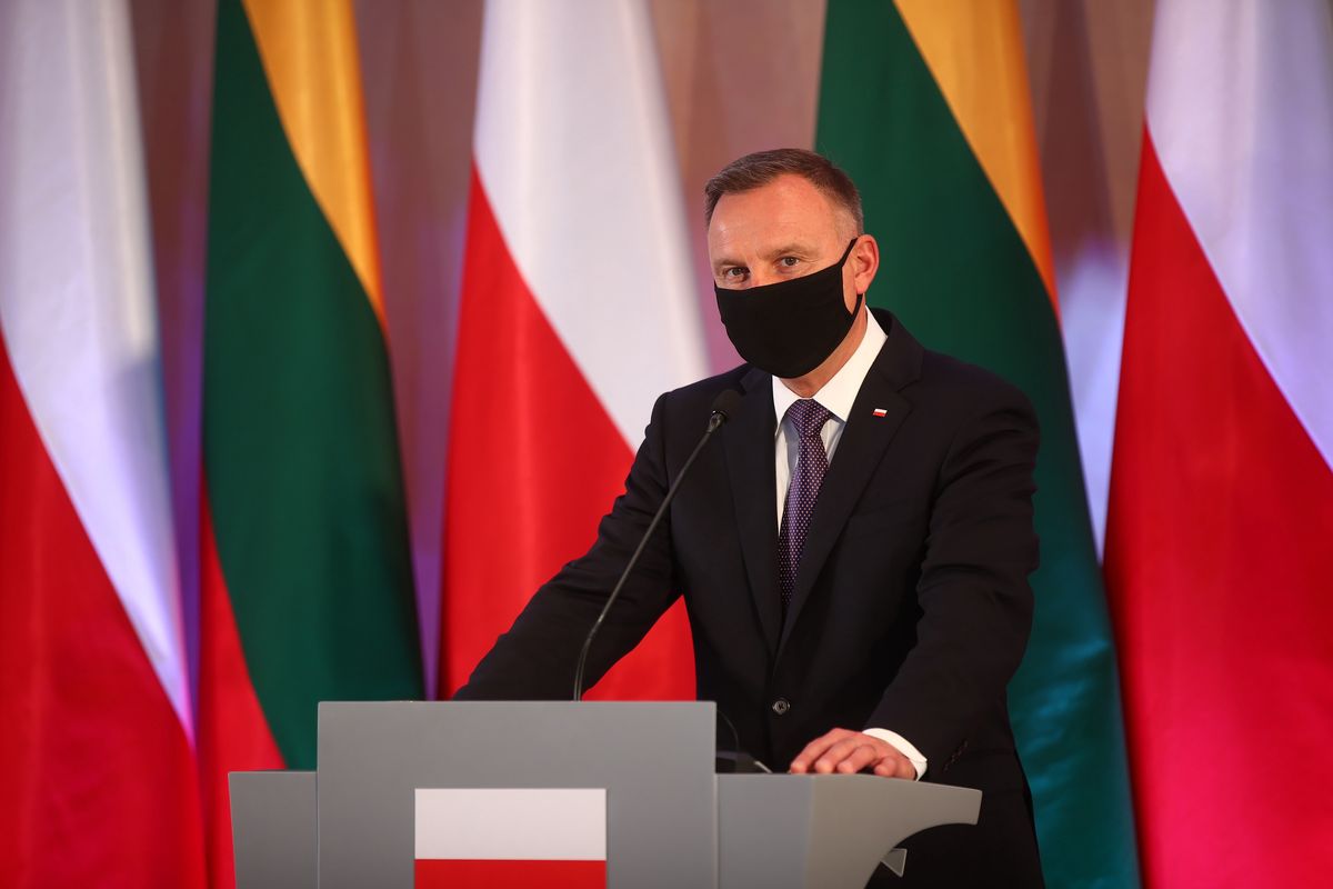 Andrzej Duda o napływie uchodźców. Polska pomorze Litwie chronić granice 