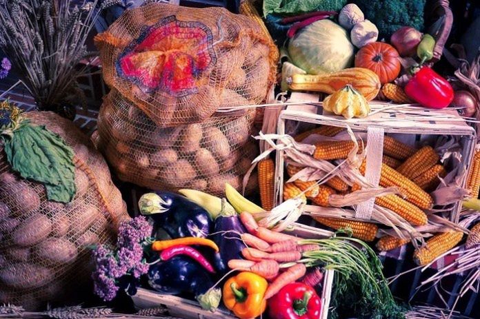 Rolnicze ceny z czerwca: mniej za ziemniaki i zboża, więcej za mleko i drób