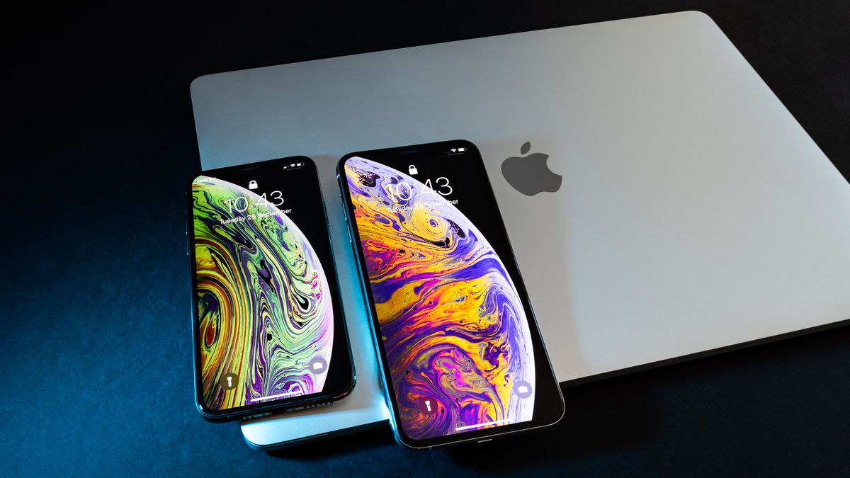 Według Apple ekran w iPhonie XR ma odpowiednią rozdzielczość. (depositphotos)