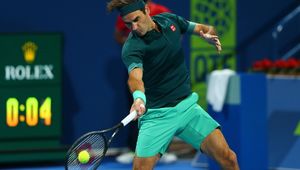 ATP Doha: Roger Federer wrócił do gry po 14-miesięcznej przerwie. Awans Dominika Thiema