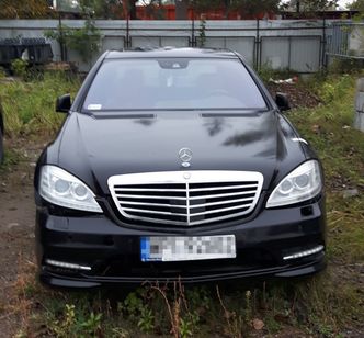 Sprzedają porzucone samochody. Wśród nich mercedes, audi i porsche