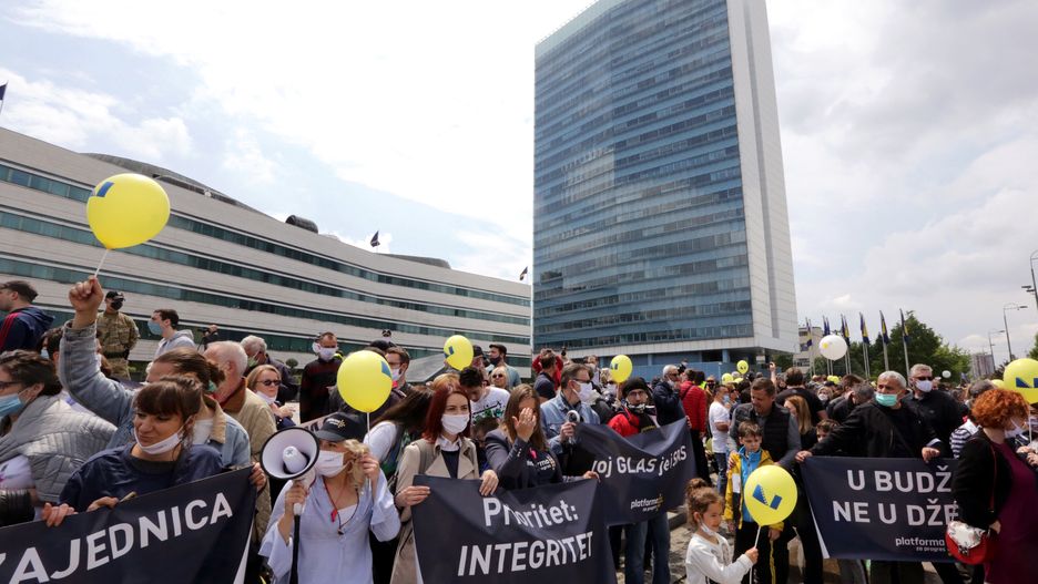 Bośnia i Hercegowina. Premier Fadil Novalić zatrzymany i zwolniony. Powodem wadliwe respiratory