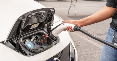 Samochody elektryczne podczas blackoutu. Ciekawe obserwacje z Australii