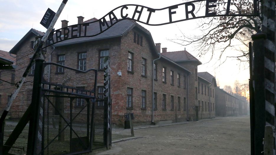 Brama byłego obozu Auschwitz II-Birkenau w Oświęcimiu