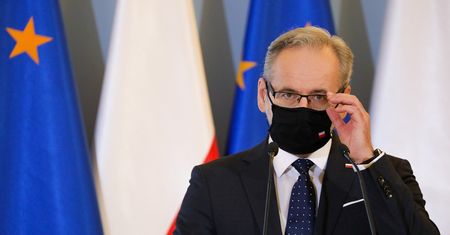 Koronawirus w Polsce. Ograniczenie usług dla niezaszczepionych? Dementi ministra zdrowia