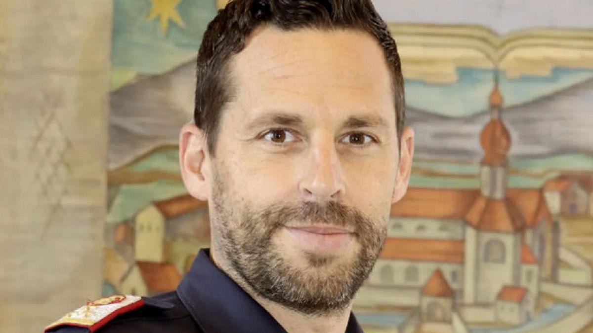 Uczciwy znalazca oddał sztabkę złota na policję.