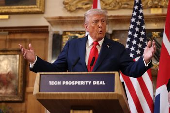 Trump wściekły na krytyczne media. Chce odbierać im licencje