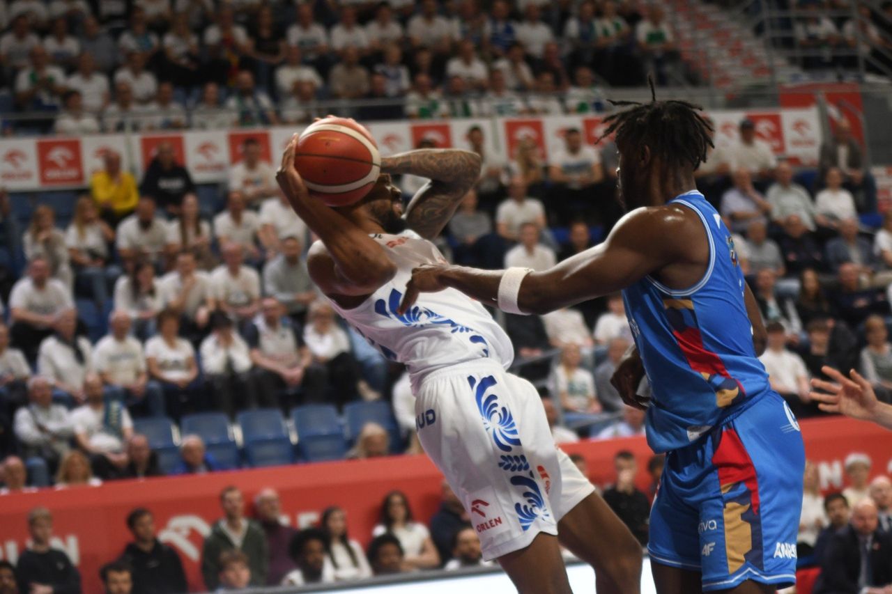 W poniedziałek ostatnie derby o półfinał Arriva Polski Cukier - Anwil? Selcuk Ernak: - Twarde Pierniki to drużyna z wielką dumą