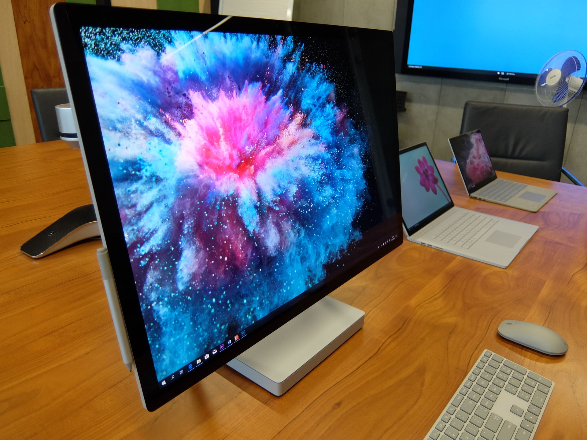 Surface Studio 2 w klasycznej pozycji / Bolesław Breczko